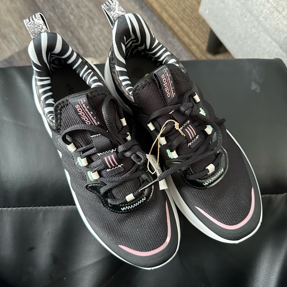 WOMEN'S ADIDAS Size 8 GY6101 PUREMOTION SUPER RUNNING BLACK/WHITE SHOES SNEAKERS - Picture 5 of 7